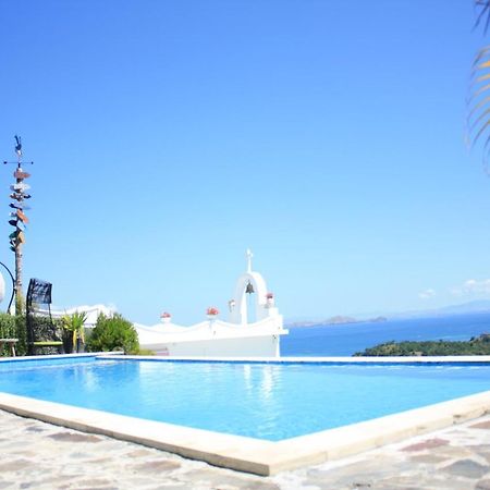 La Cecile Hotel & Cafe Komodo Labuan Bajo Ngoại thất bức ảnh